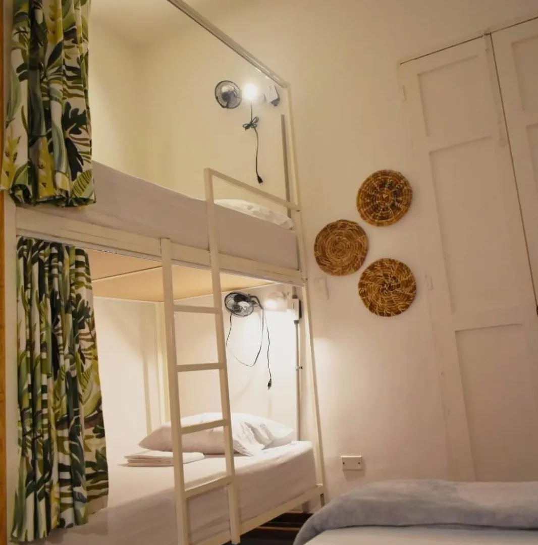 Cordova Hostel 메딜린