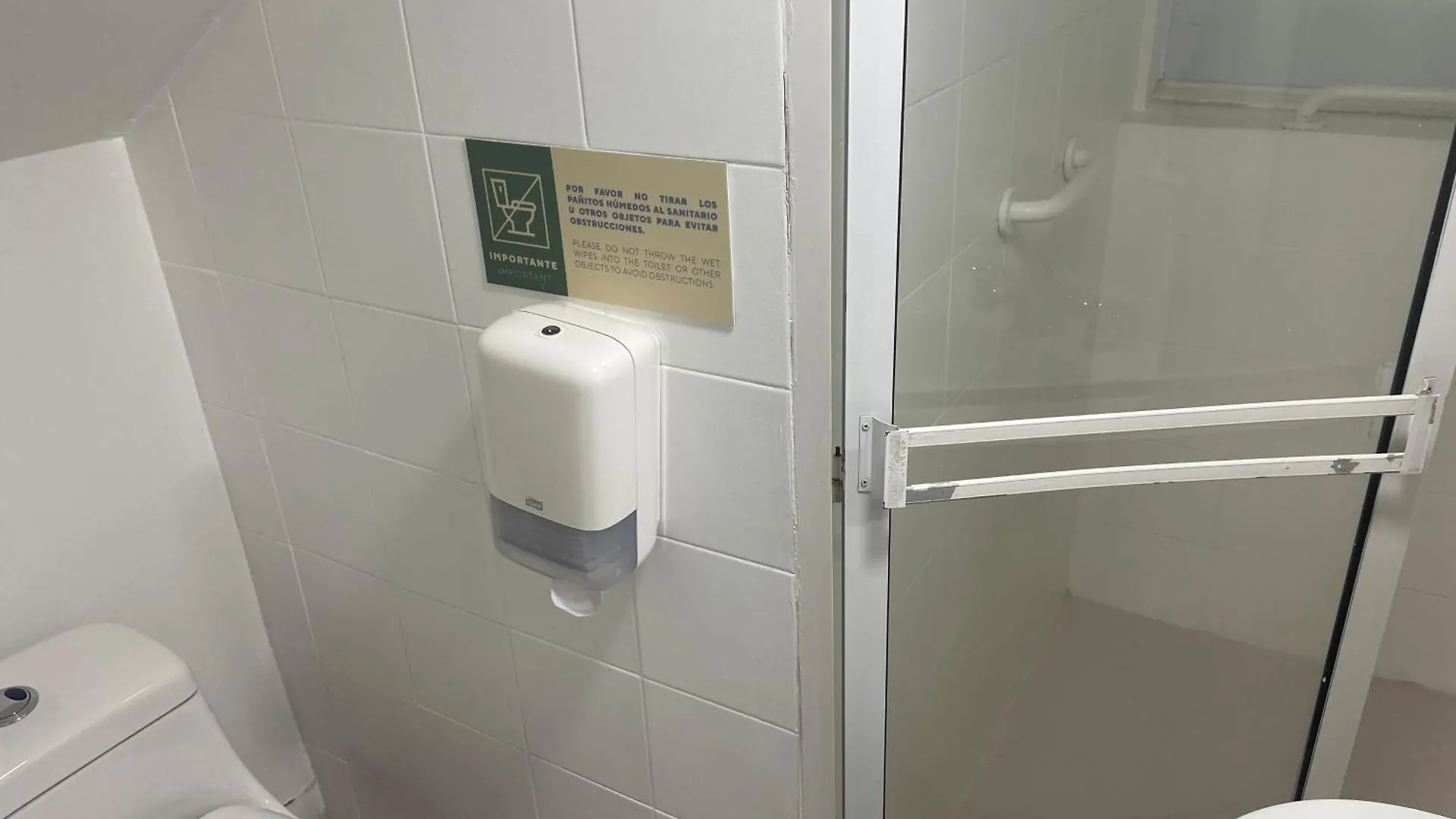 Cordova Hostel 메딜린